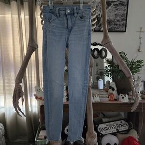 American Eagle Outfitters Light Wash Skinny Jeans